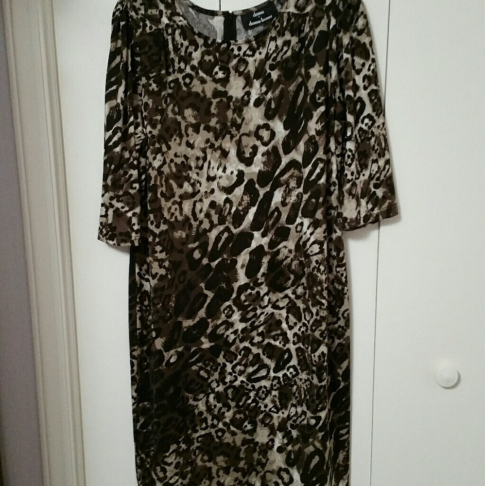 Dress - Picture 3 of 3